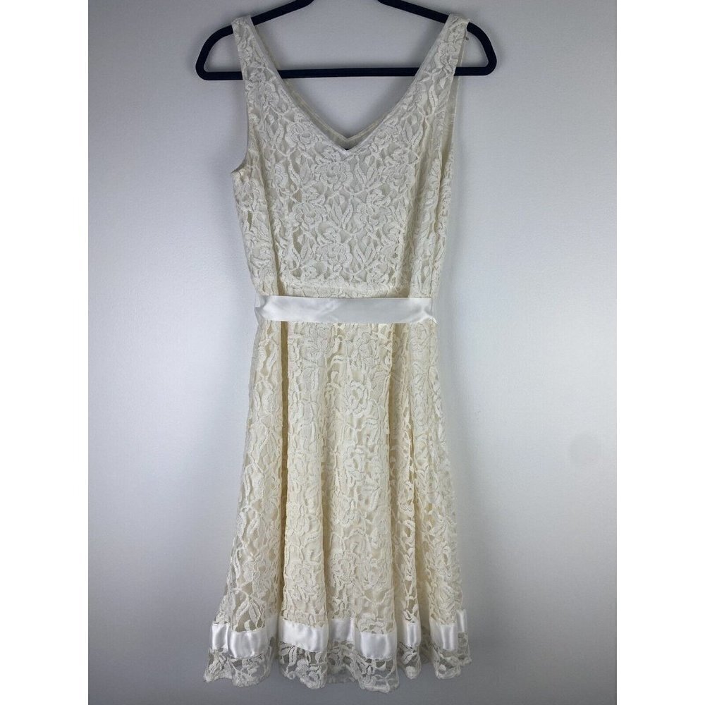 Tahari Arthur S Levine Women's White Lace Dress Size 10 Ivory Cream Knee Length